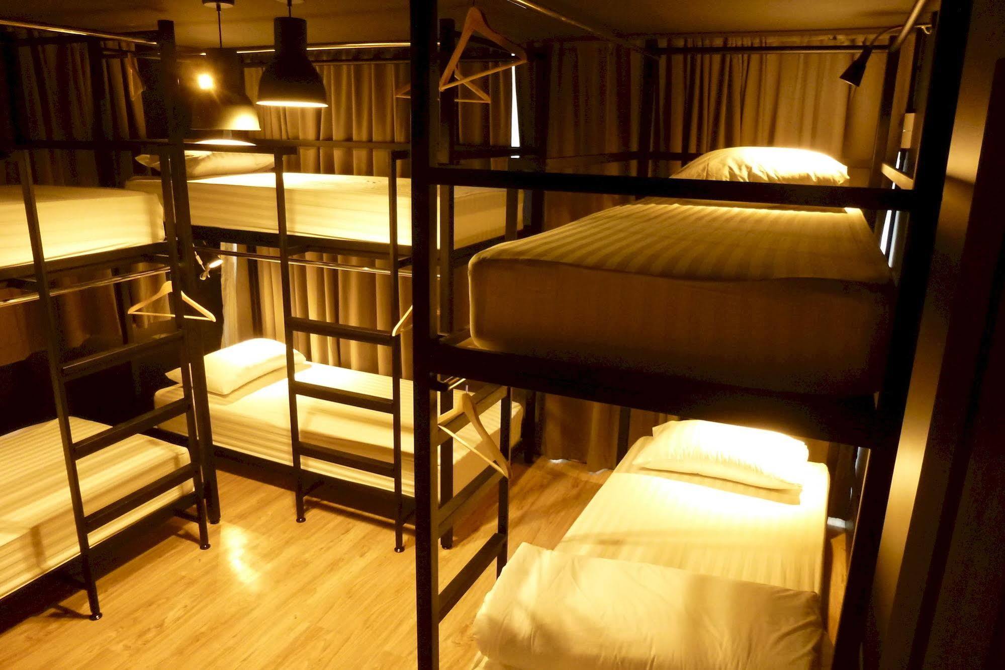 C40Winks Hostel Bangkok Zewnętrze zdjęcie